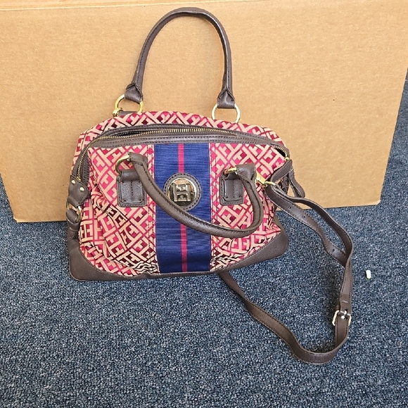 Tommy Hilfiger Purse - Picture 1 of 9